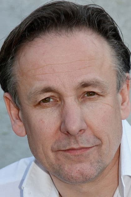 Richard Elfyn 프로필